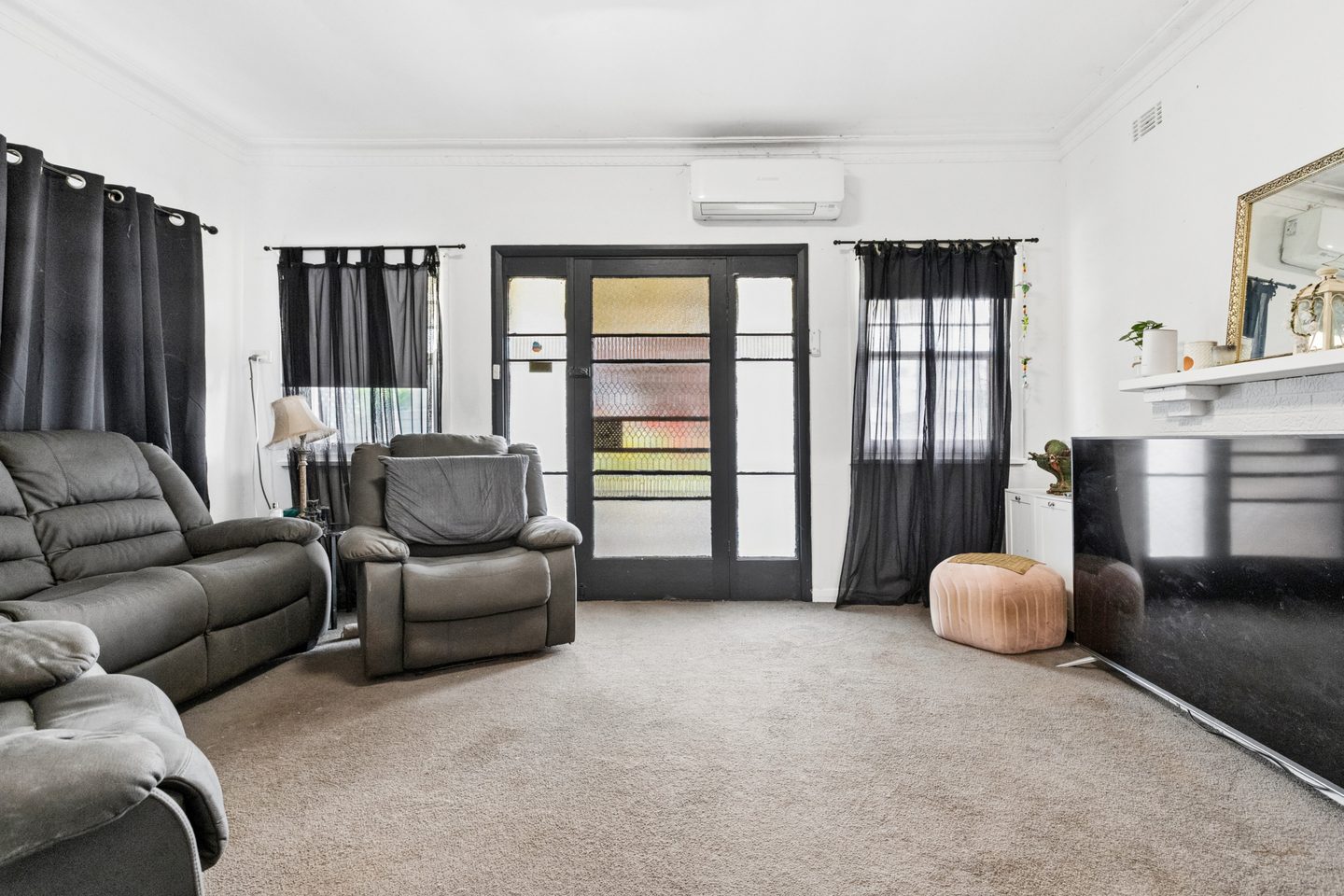Living room facing the entrance